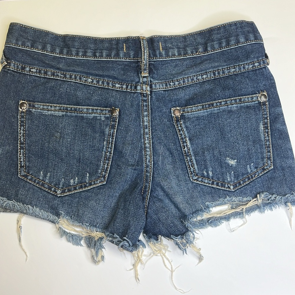 Free People Denim Shorts Cut Off Blue Fringe Edge Jean Boho - Picture 6 of 7